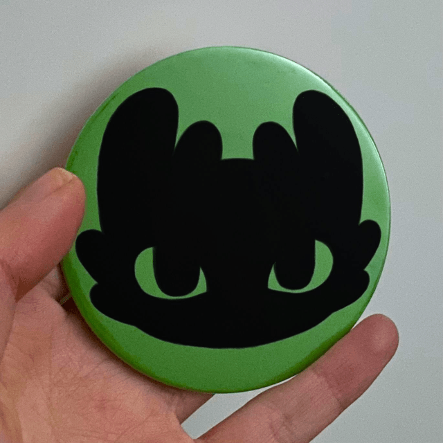 HTTYD: night fury (button large)