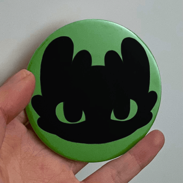 HTTYD: night fury (button large)